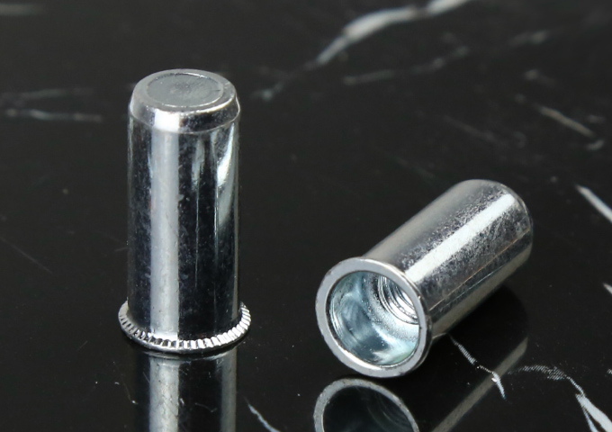 小沉头圆柱（盲孔）